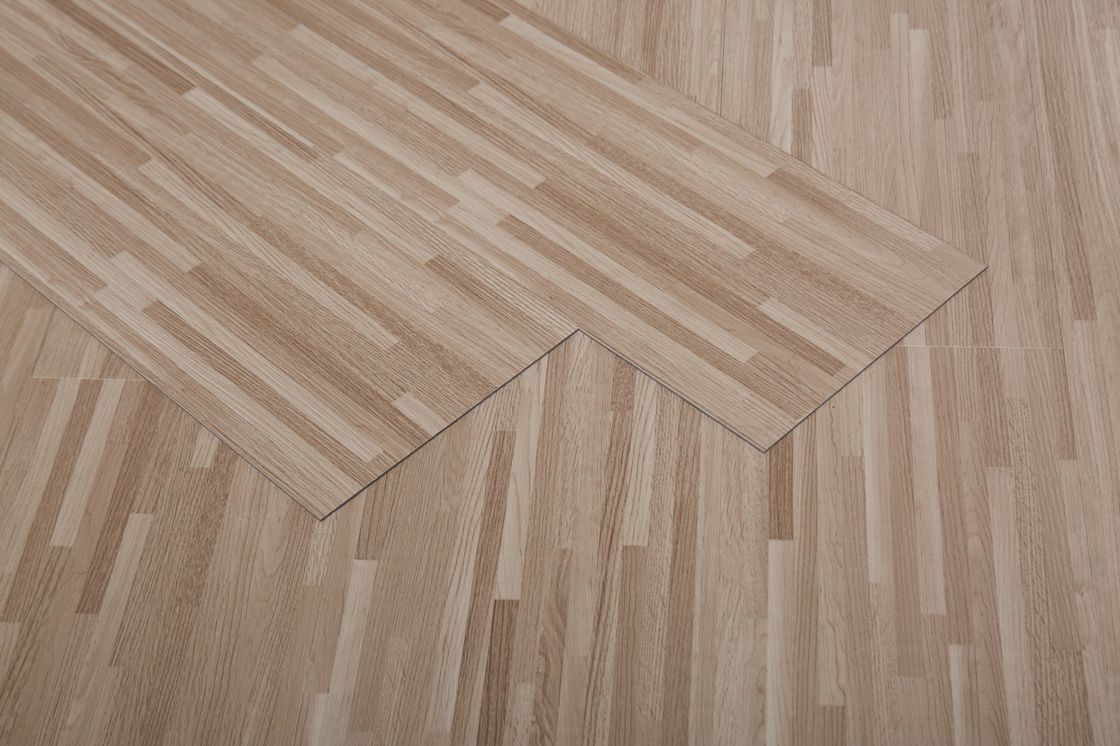 PVC Plank Zemin 4,0 mm 5,0 mm Kendine yapışkan Vinil Zemin Plank 3,0 mm UV Kaplama
